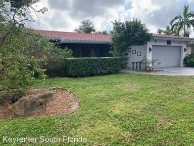 Main picture of 4718 Roosevelt St