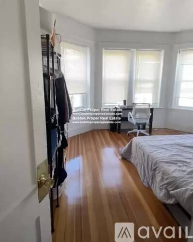 Main picture of 64 Hemenway St