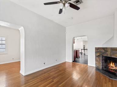 Main picture of 2727 E 6th St