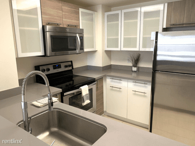 Main picture of 988 Franklin St Apartments