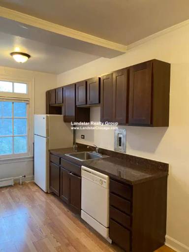 Main picture of 907 Elmwood Ave