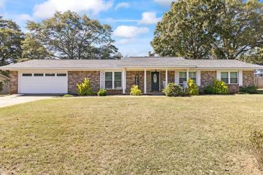 Main picture of 114 Nancy Dr