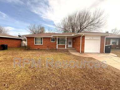 Main picture of 4416 NW 44th St