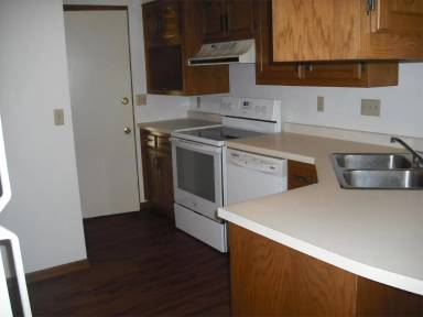 Main picture of 10 Continental Ct