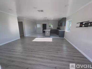 Main picture of 1700 N Hacienda Blvd