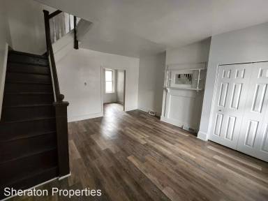 Main picture of 834 E 17th St
