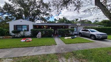 Main picture of 100 South Dr