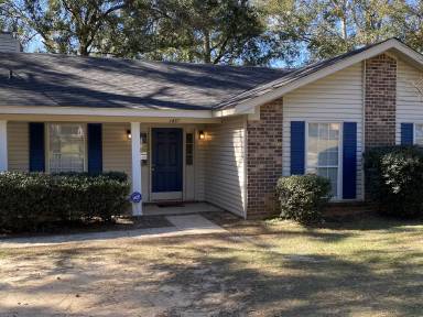 Main picture of 1857 Summer Place Dr E