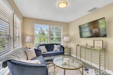 Main picture of 520 SW 5th Ave