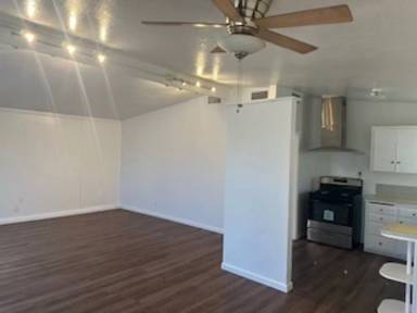 Main picture of 900 Roosevelt St