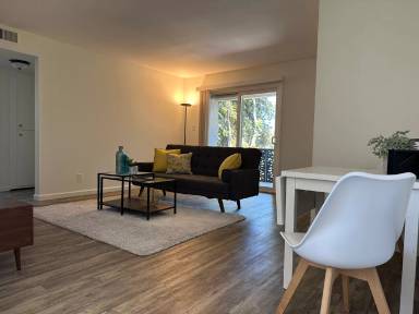 Main picture of 877 Woodside Rd