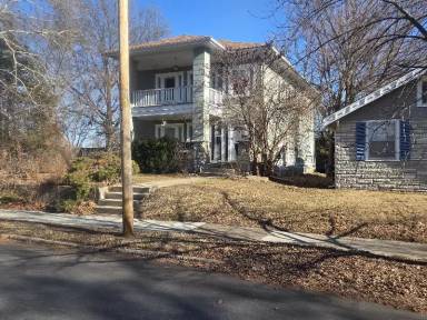 Main picture of 5921 Harrison St