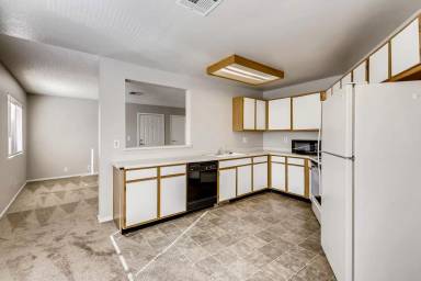 Main picture of 5171 Pioneer Ave