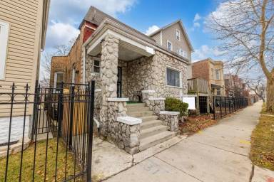 Main picture of 7423 S Saint Lawrence Ave