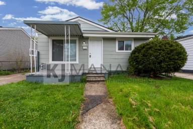 Main picture of 1636 E Pearl Ave