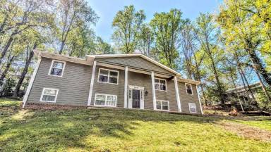Main picture of 2510 Cove Rd