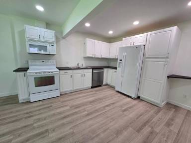 Main picture of 8224 Pine Ave