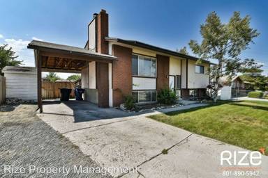 Main picture of 3610 S Centennial Rd