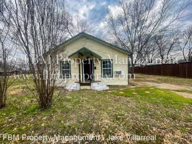 Main picture of 202 E Vanston Ln
