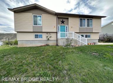 Main picture of 855 N 200 E