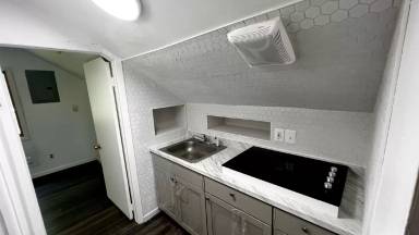 Main picture of 113 Bay Ave