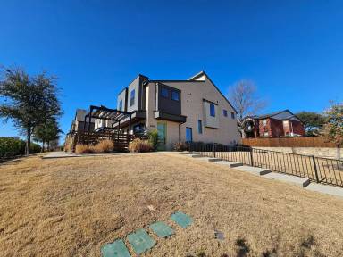 Main picture of 3400 Zellwood Ln