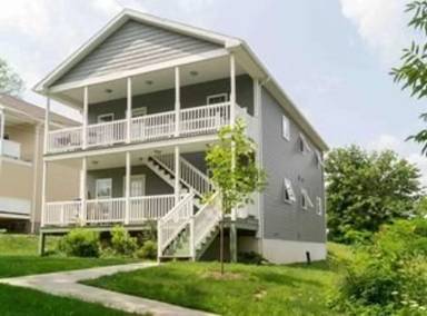 Main picture of 644 Hudson St