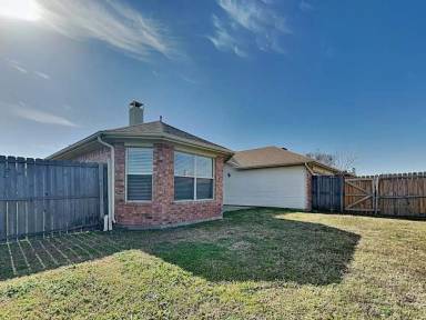 Main picture of 2737 Preston Crk
