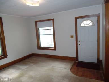 Main picture of 222 1/2 Plum St
