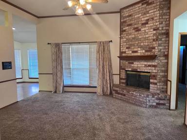 Main picture of 9304 Saguaro St NW