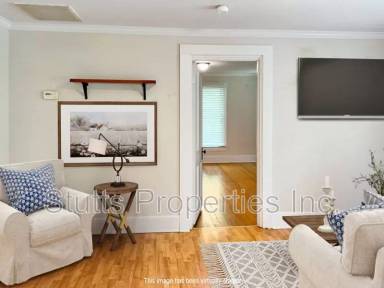 Main picture of 522 E Mobile St