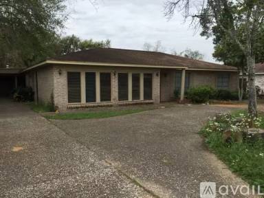 Main picture of 261 Berry Rd