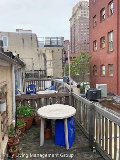 Main picture of 1203 Locust St