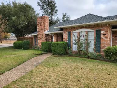 Main picture of 4000 McClary Dr