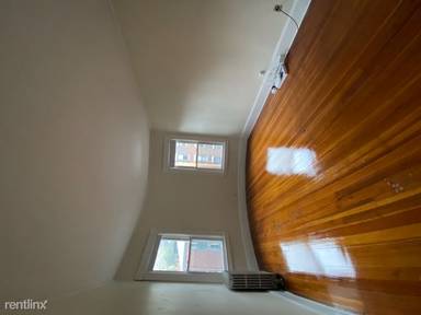 Main picture of 1595 Beacon St
