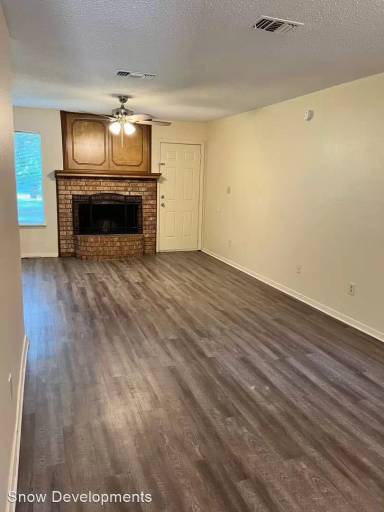 Main picture of 407 Wade Ln