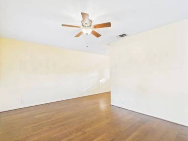 Main picture of 306 W Burbank St
