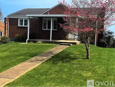 Main picture of 633 Lois Dr