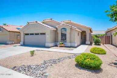 Main picture of 17679 W Arcadia Dr