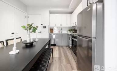 Main picture of 1120 Saint Johns Pl