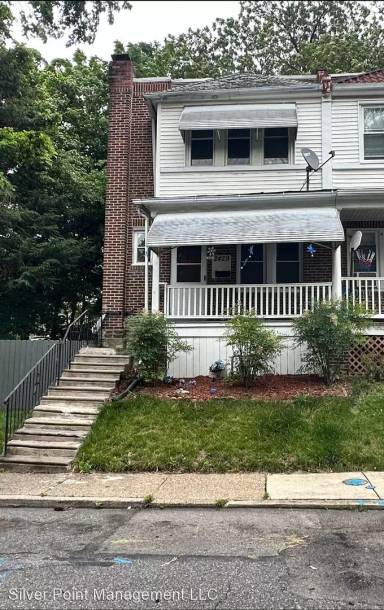Main picture of 2429 Upland St