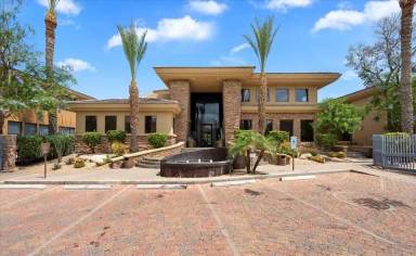 Main picture of Larronata Condominiums