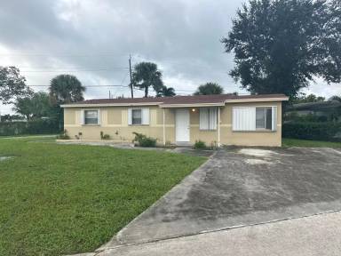 Main picture of 1101 W 3rd St