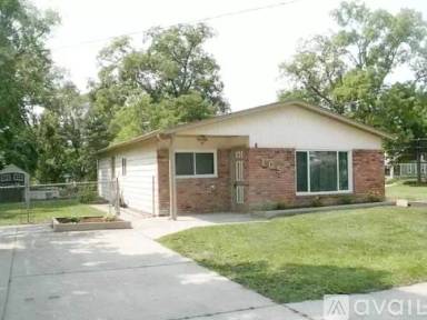 Main picture of 105 Michigan St