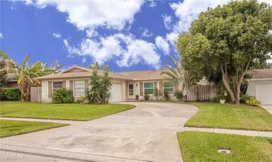 Main picture of 1989 Sourwood Blvd