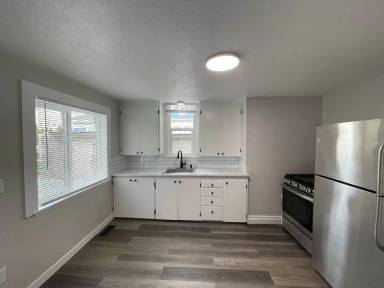 Main picture of 2232 Hoyt Ave