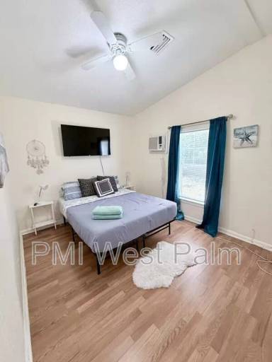 Main picture of 716 21st St
