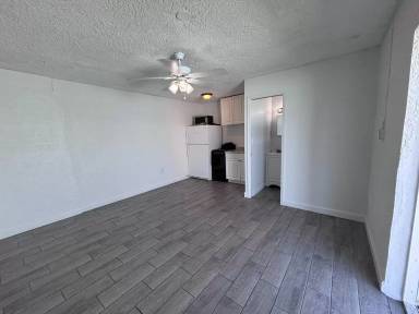 Main picture of 2131 Washington St NE