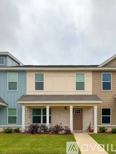 Main picture of 400 Mattie M Kelly Blvd