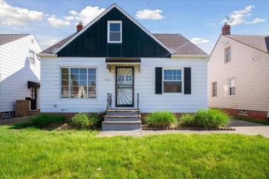 Main picture of 19212 Beverly Ave